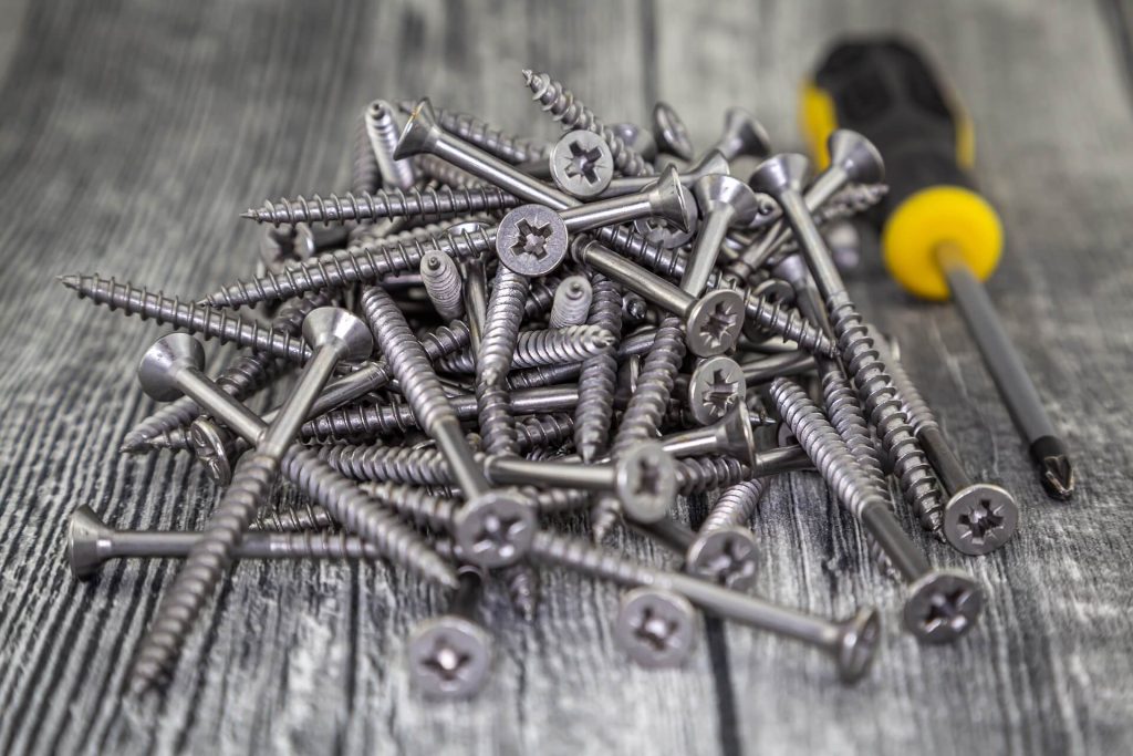 screws and fasteners market